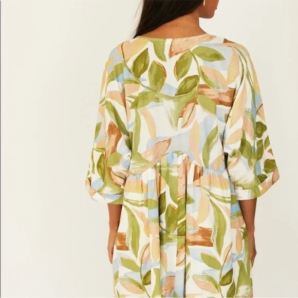 Girl and the Sun Dress - Picture 3 of 8